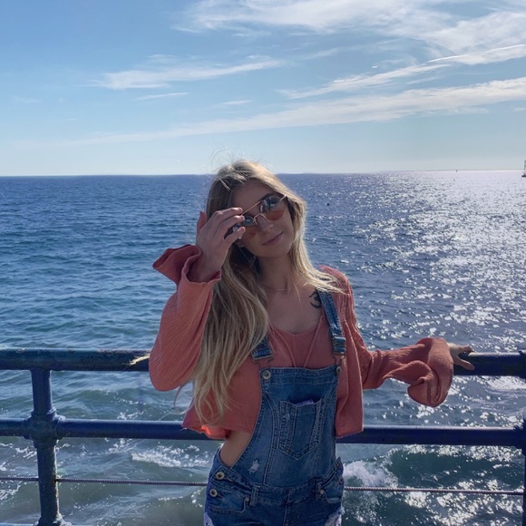 Meet your Posher, Melanie - Picture 1 of 1